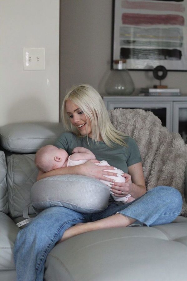 Coussin d'allaitement de voyage Boppy – Image 2