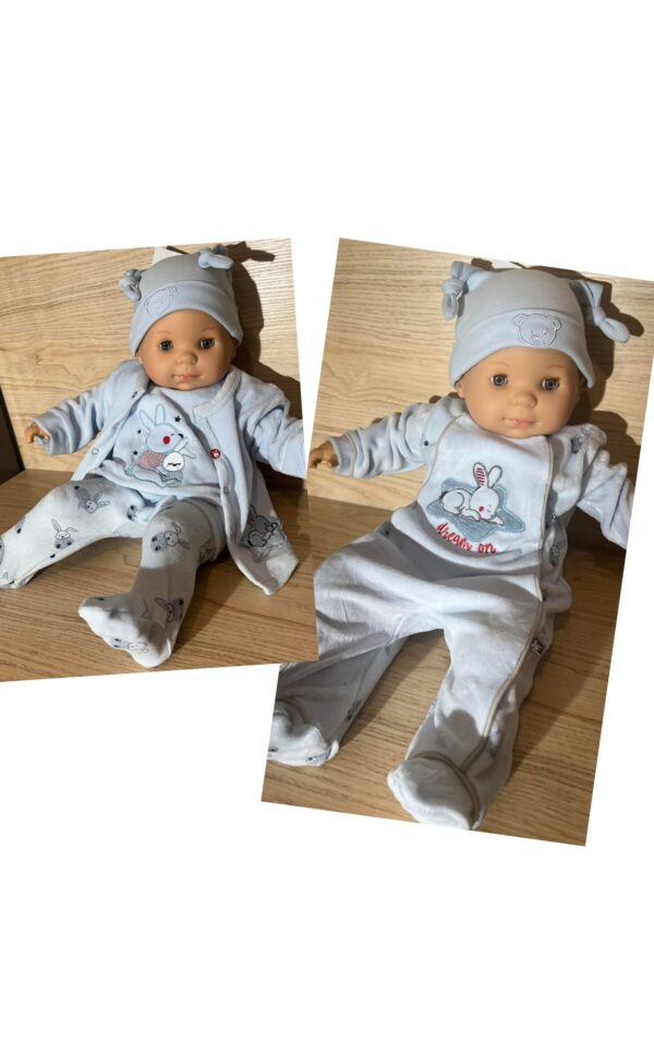 2 pyjamas + 1 gilet
