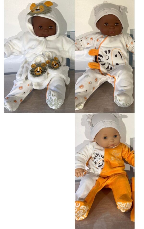 2 pyjamas + peignoir + pantoufles